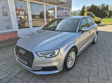 Audi A3 1,6 TDI Sportback - Koža, Bi-ksenon, Led