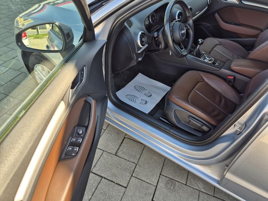 Audi A3 1,6 TDI Sportback - Koža, Bi-ksenon, Led