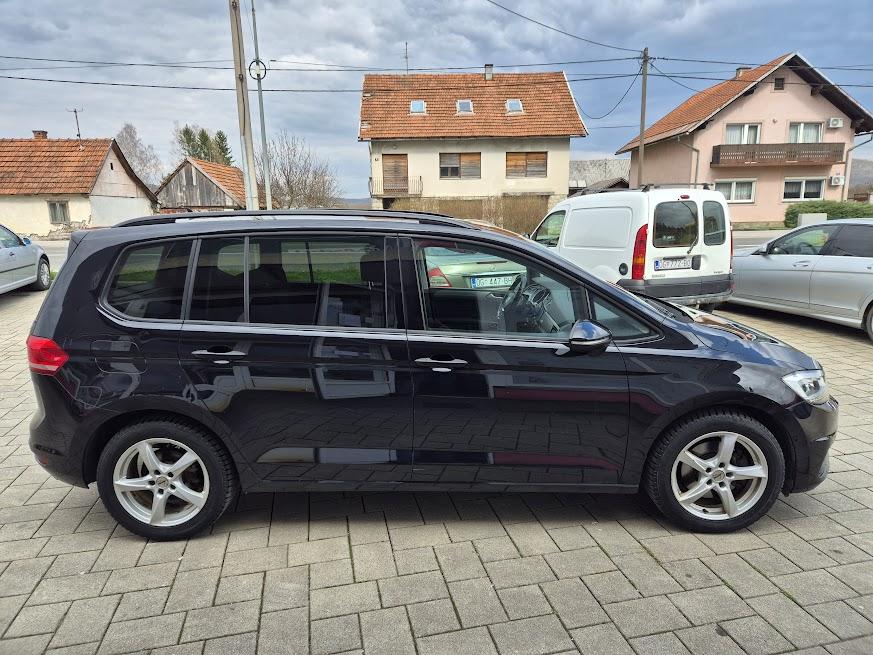 VW Touran 2,0 TDI Highline, automatik