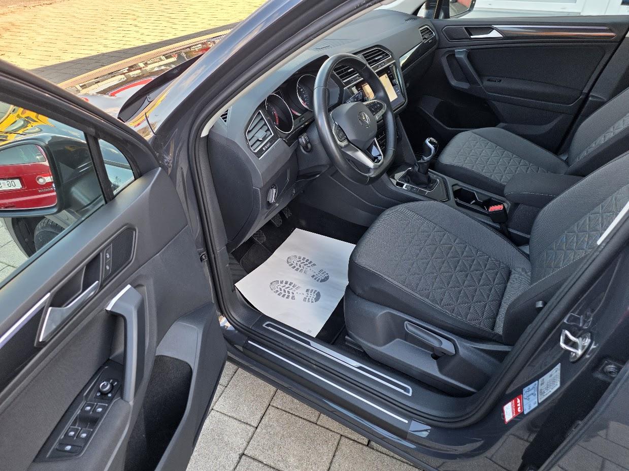 VW Tiguan 2,0 tdi, navigacija, adaptivni tempomat