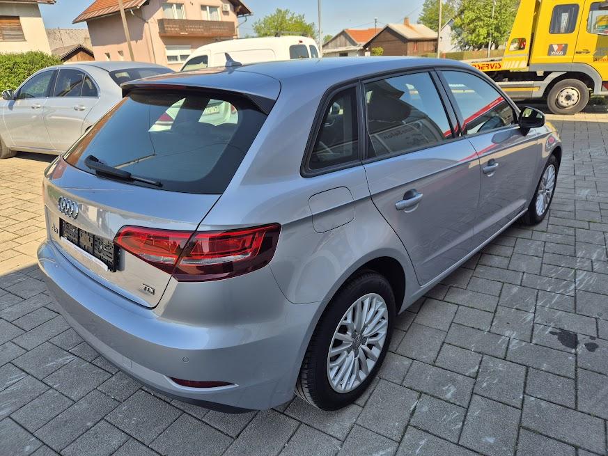 Audi A3 1,6 TDI Sportback - Koža, Bi-ksenon, Led