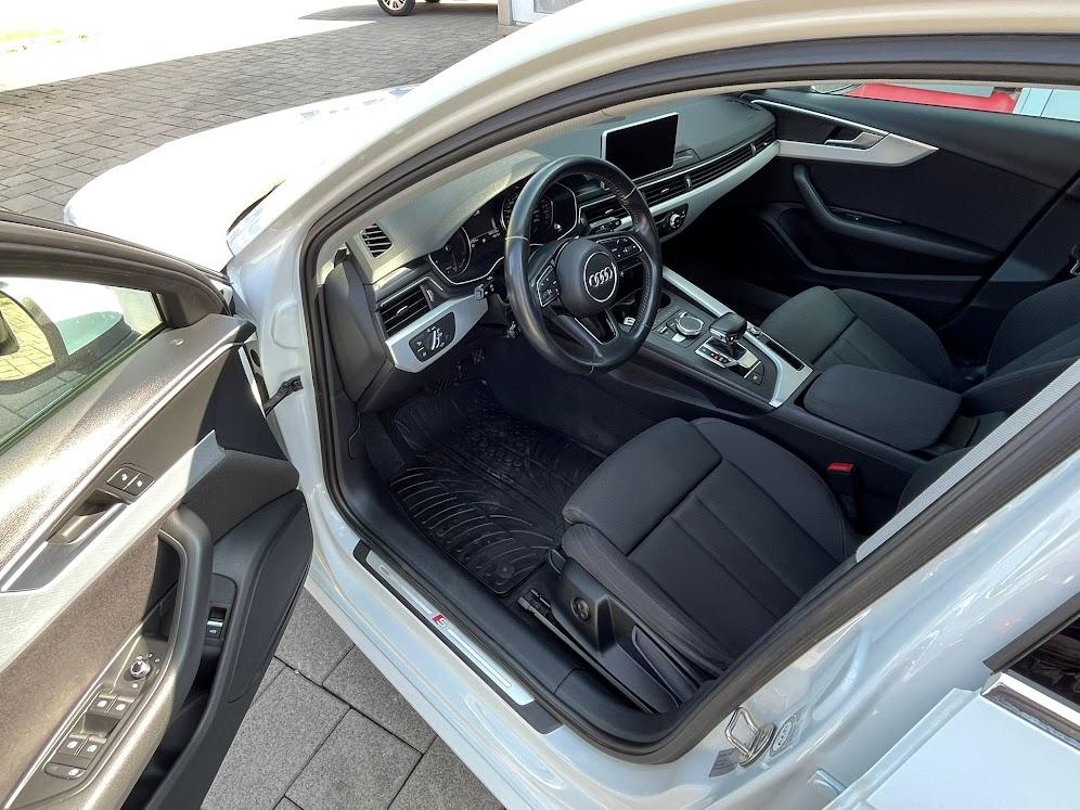 Audi A4 Avant 2,0 TDI- S-line