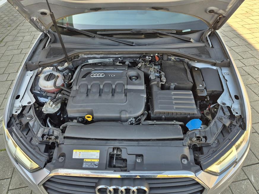Audi A3 1,6 TDI Sportback - Koža, Bi-ksenon, Led