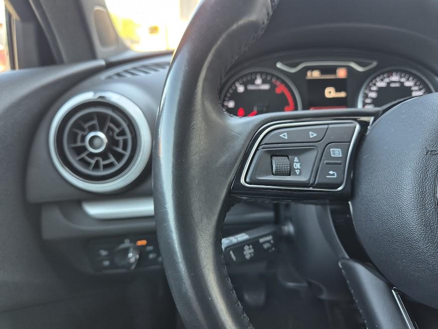 Audi A3 1,6 TDI Sportback - Koža, Bi-ksenon, Led