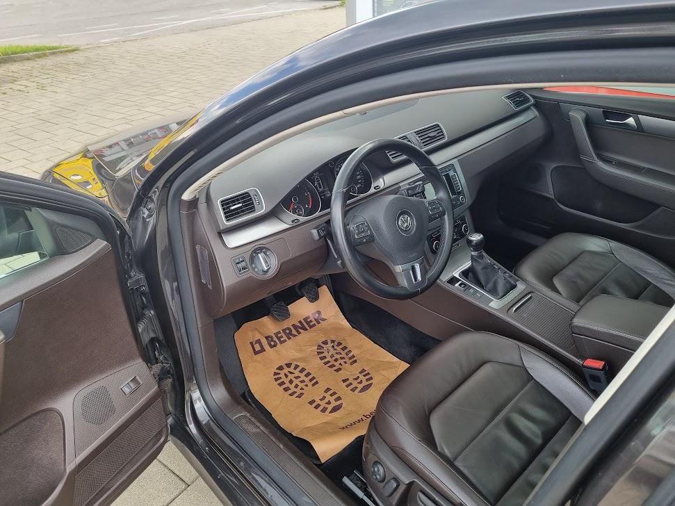 VW Passat Variant 1,6 TDI BMT Panorama, koža