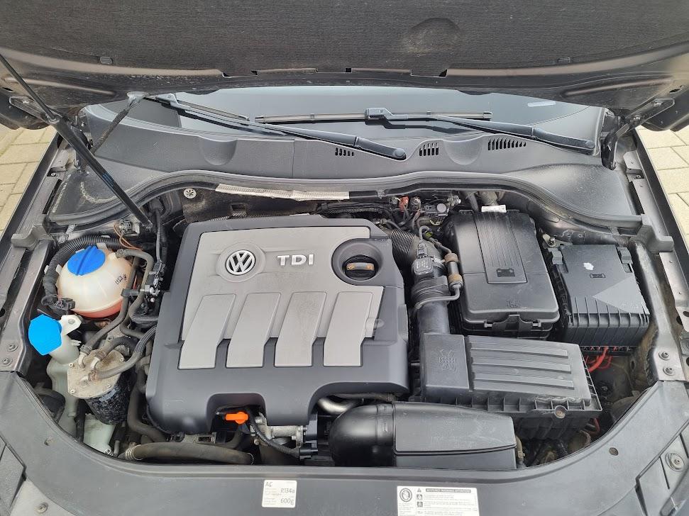 VW Passat Variant 1,6 TDI BMT Panorama, koža